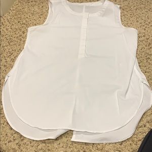 Athleta long and lean sleeveless blouse